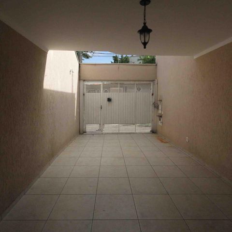 Casa à venda com 109m², 3 quartos e 2 vagas