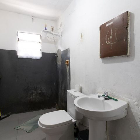 Casa à venda com 80m², 4 quartos e 1 vagaBanheiro