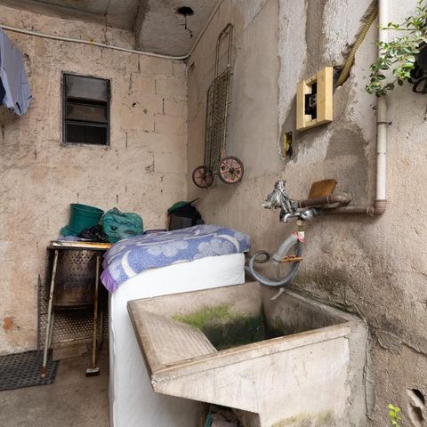 Casa à venda com 80m², 4 quartos e 1 vagaÁrea de Serviço