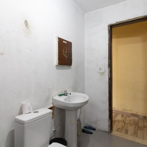 Casa à venda com 80m², 4 quartos e 1 vagaBanheiro