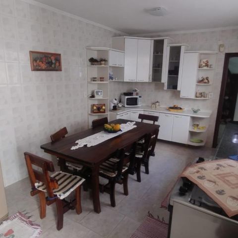 Casa à venda com 152m², 4 quartos e 2 vagas Casa à venda com 152m², 4 quartos e 2 vagasCOZINHA