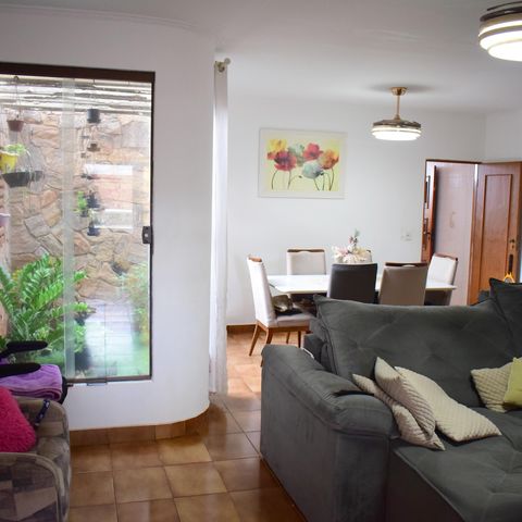 Casa para alugar com 250m², 3 quartos e 3 vagasSala