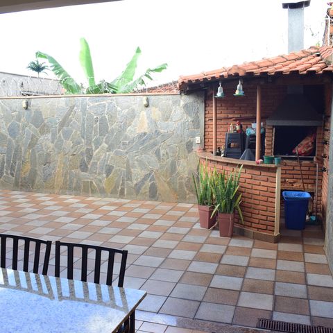 Casa para alugar com 250m², 3 quartos e 3 vagasQuintal