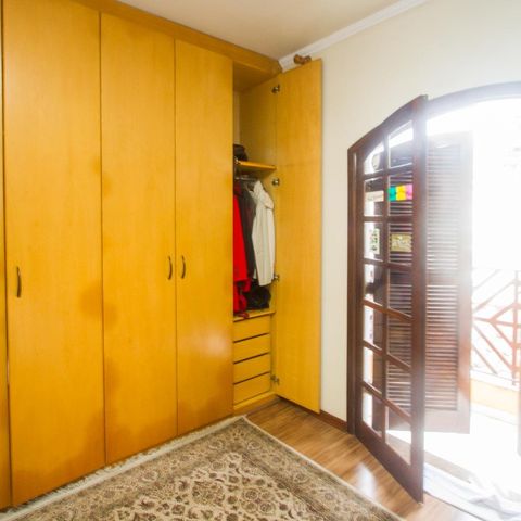 Casa à venda com 383m², 4 quartos e 3 vagas