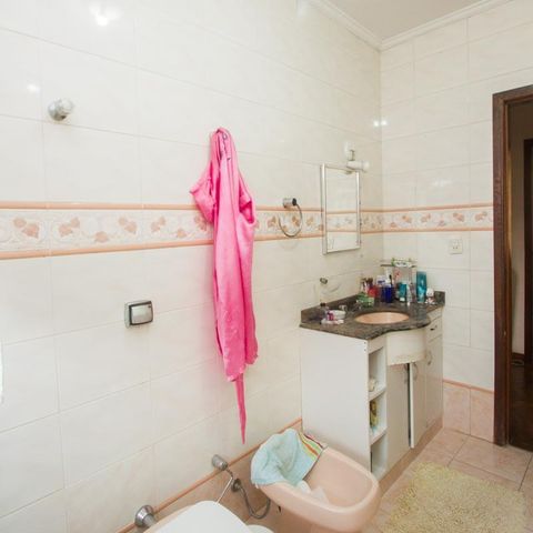 Casa à venda com 383m², 4 quartos e 3 vagas