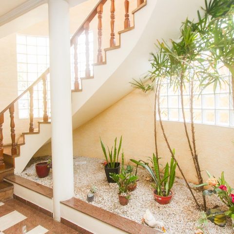 Casa à venda com 383m², 4 quartos e 3 vagas