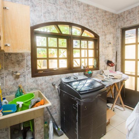 Casa à venda com 383m², 4 quartos e 3 vagas