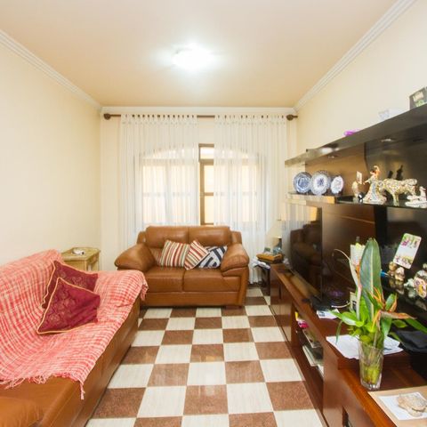 Casa à venda com 383m², 4 quartos e 3 vagas