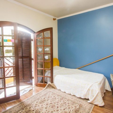 Casa à venda com 383m², 4 quartos e 3 vagas