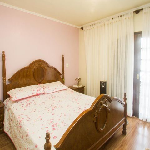 Casa à venda com 383m², 4 quartos e 3 vagas