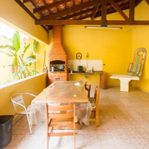 Casa à venda com 383m², 4 quartos e 3 vagas