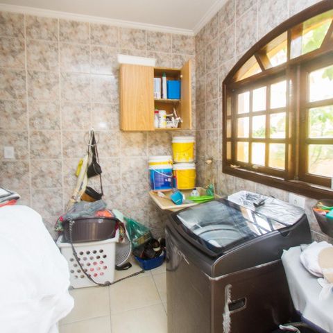 Casa à venda com 383m², 4 quartos e 3 vagas