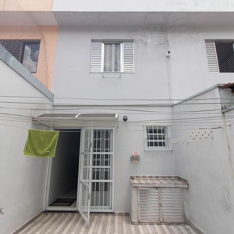 Casa à venda com 111m², 2 quartos e 1 vaga Casa à venda com 111m², 2 quartos e 1 vagaQuintal