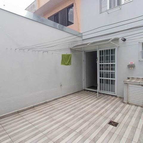 Casa à venda com 111m², 2 quartos e 1 vaga Casa à venda com 111m², 2 quartos e 1 vagaQuintal