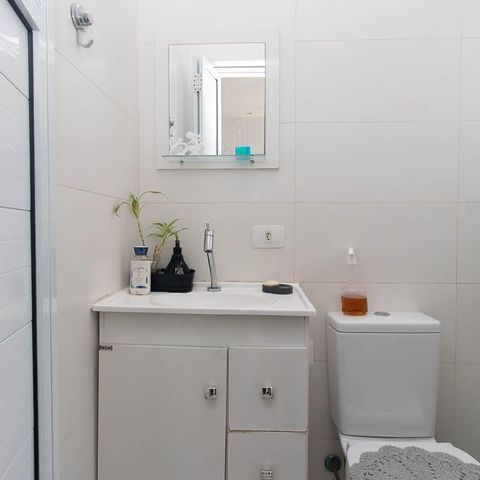Casa à venda com 111m², 2 quartos e 1 vaga Casa à venda com 111m², 2 quartos e 1 vagaBanheiro Social