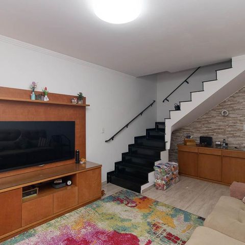 Casa à venda com 111m², 2 quartos e 1 vaga Casa à venda com 111m², 2 quartos e 1 vagaSala