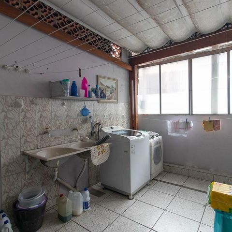 Casa à venda com 111m², 2 quartos e 1 vaga Casa à venda com 111m², 2 quartos e 1 vagaÁrea de Serviço