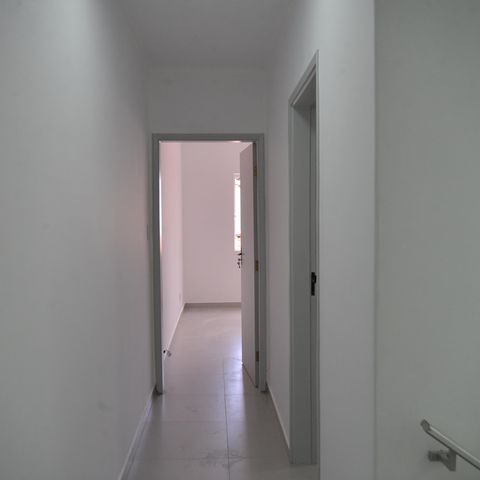 Casa à venda com 168m², 3 quartos e 2 vagasCorredor