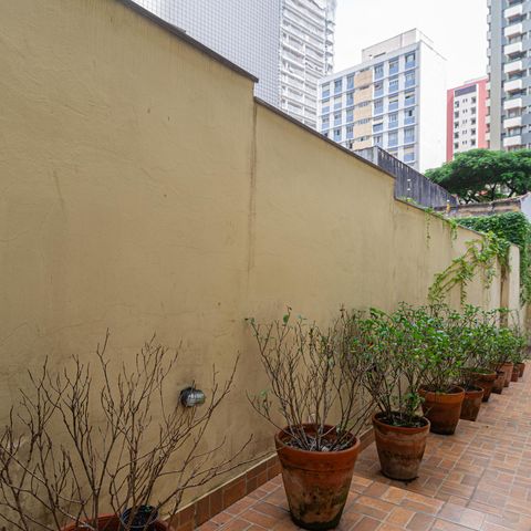Casa à venda com 230m², 4 quartos e 2 vagas Casa à venda com 230m², 4 quartos e 2 vagasQuintal