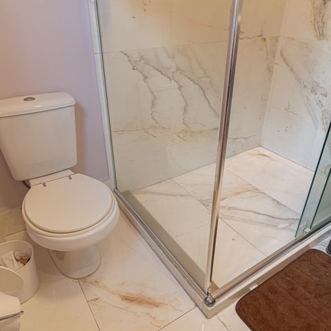 Casa à venda com 230m², 4 quartos e 2 vagas Casa à venda com 230m², 4 quartos e 2 vagasBanheiro da Suíte