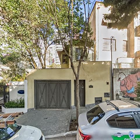 Casa à venda com 230m², 4 quartos e 2 vagas Casa à venda com 230m², 4 quartos e 2 vagasFachada