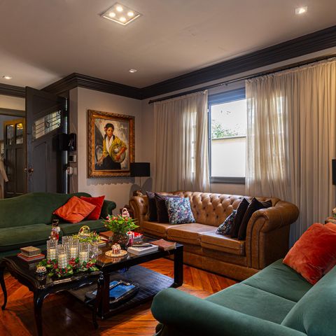 Casa à venda com 230m², 4 quartos e 2 vagas Casa à venda com 230m², 4 quartos e 2 vagasSala
