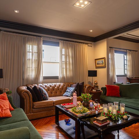 Casa à venda com 230m², 4 quartos e 2 vagas Casa à venda com 230m², 4 quartos e 2 vagasSala