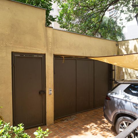 Casa à venda com 230m², 4 quartos e 2 vagas Casa à venda com 230m², 4 quartos e 2 vagasVista do Escritório 1