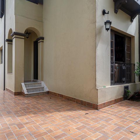 Casa à venda com 230m², 4 quartos e 2 vagas Casa à venda com 230m², 4 quartos e 2 vagasGaragem