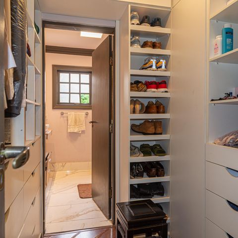 Casa à venda com 230m², 4 quartos e 2 vagas Casa à venda com 230m², 4 quartos e 2 vagasSuíte