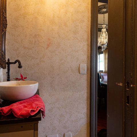 Casa à venda com 230m², 4 quartos e 2 vagas Casa à venda com 230m², 4 quartos e 2 vagasLavabo