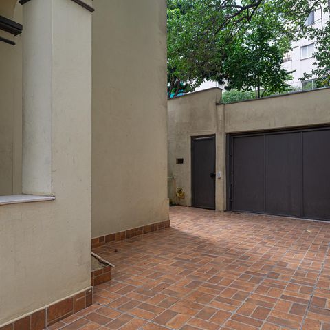 Casa à venda com 230m², 4 quartos e 2 vagas Casa à venda com 230m², 4 quartos e 2 vagasGaragem