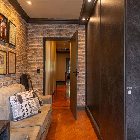 Casa à venda com 230m², 4 quartos e 2 vagas Casa à venda com 230m², 4 quartos e 2 vagasQuarto 2