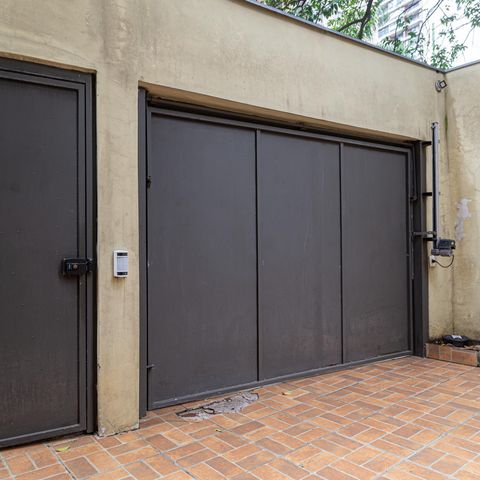 Casa à venda com 230m², 4 quartos e 2 vagas Casa à venda com 230m², 4 quartos e 2 vagasGaragem