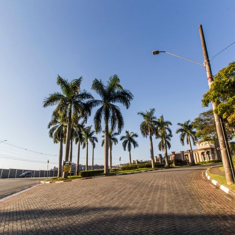 Casa de condomínio à venda com 730m², 4 quartos e 8 vagasVista da Rua