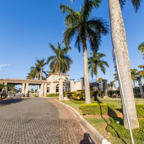 Casa de condomínio à venda com 730m², 4 quartos e 8 vagasVista da Rua