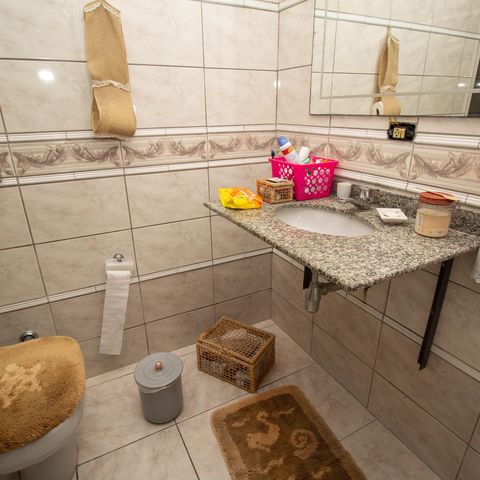 Casa à venda com 150m², 4 quartos e 2 vagasBanheiro da Suíte 2
