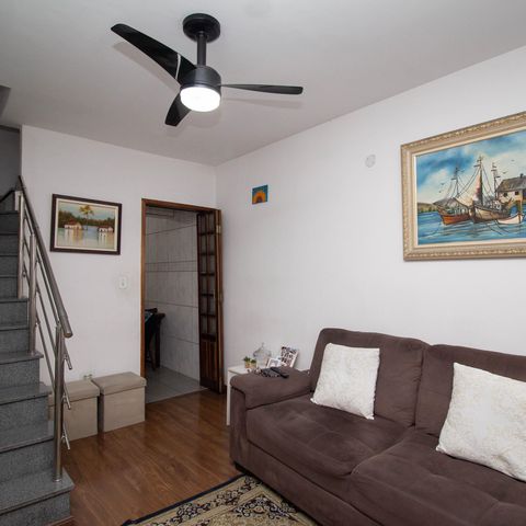 Casa à venda com 150m², 4 quartos e 2 vagasSala