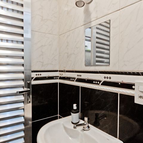 Casa à venda com 315m², 7 quartos e 3 vagas Casa à venda com 315m², 7 quartos e 3 vagasÁrea de Serviço