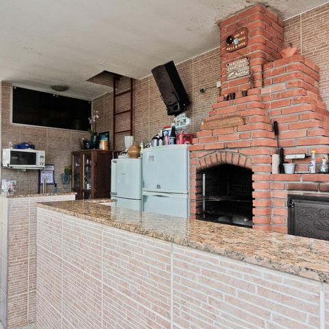 Casa à venda com 315m², 7 quartos e 3 vagas Casa à venda com 315m², 7 quartos e 3 vagasÁrea de lazer