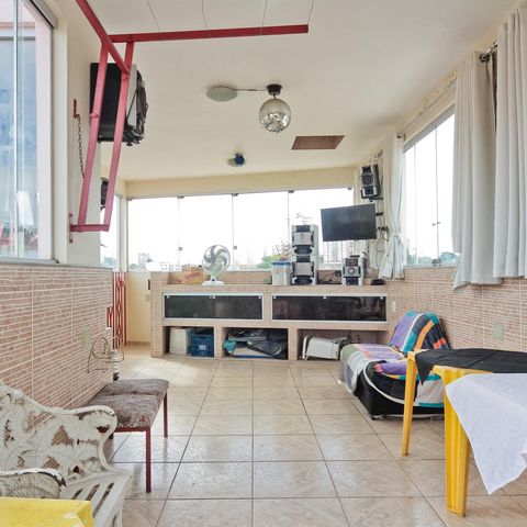 Casa à venda com 315m², 7 quartos e 3 vagas Casa à venda com 315m², 7 quartos e 3 vagasÁrea de lazer