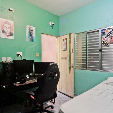 Casa à venda com 315m², 7 quartos e 3 vagas Casa à venda com 315m², 7 quartos e 3 vagasEdícula - quarto 1