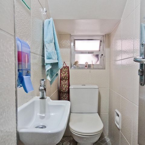 Casa à venda com 315m², 7 quartos e 3 vagas Casa à venda com 315m², 7 quartos e 3 vagasLavabo
