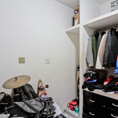 Casa à venda com 315m², 7 quartos e 3 vagas Casa à venda com 315m², 7 quartos e 3 vagasEdícula - quarto 2