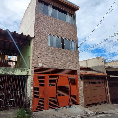 Casa à venda com 315m², 7 quartos e 3 vagas Casa à venda com 315m², 7 quartos e 3 vagasFachada