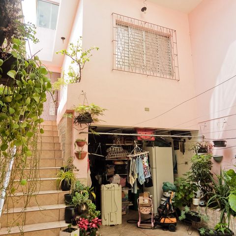 Casa à venda com 315m², 7 quartos e 3 vagas Casa à venda com 315m², 7 quartos e 3 vagasÁrea externa