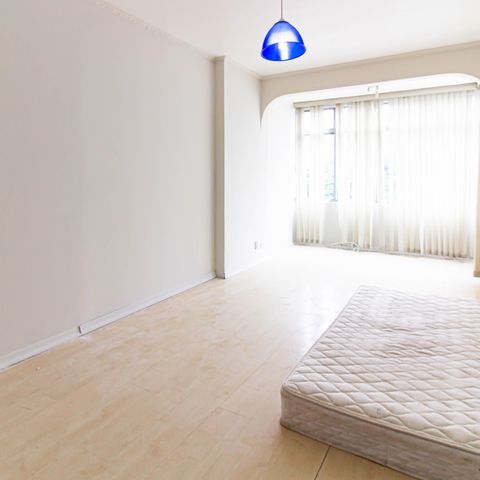 Apartamento à venda com 130m², 3 quartos e 1 vaga Apartamento à venda com 130m², 3 quartos e 1 vagaQuarto 1