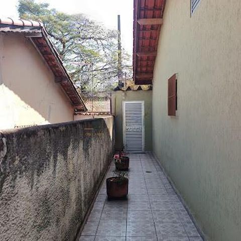 Casa à venda com 141m², 2 quartos e 2 vagas