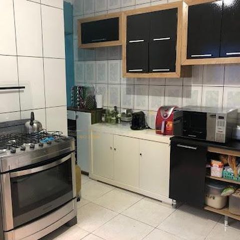 Casa à venda com 75m², 2 quartos e 3 vagas