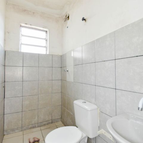 Casa para alugar com 60m², 1 quarto e sem vaga Casa para alugar com 60m², 1 quarto e sem vagaBanheiro
